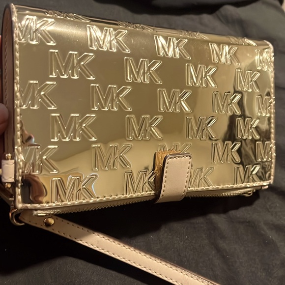 MICHAEL Michael Kors
Monogram Metallic Gold Double-Zip Wristlet - Picture 1 of 7